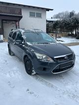 Ford Focus 2,0 Ghia Turnier Ghia - Ford Focus: Turnier Ghia