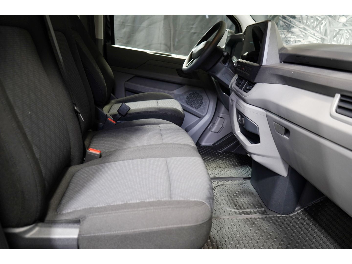 Volkswagen T7 Transporter Kombi 2.0 TDI KR Anhänger Paket L foto 4