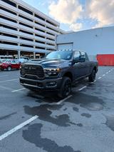 Dodge 2025 Ram 3500 Crew Cab Laramie Night Edition 4x4 - Dodge RAM Neuwagen