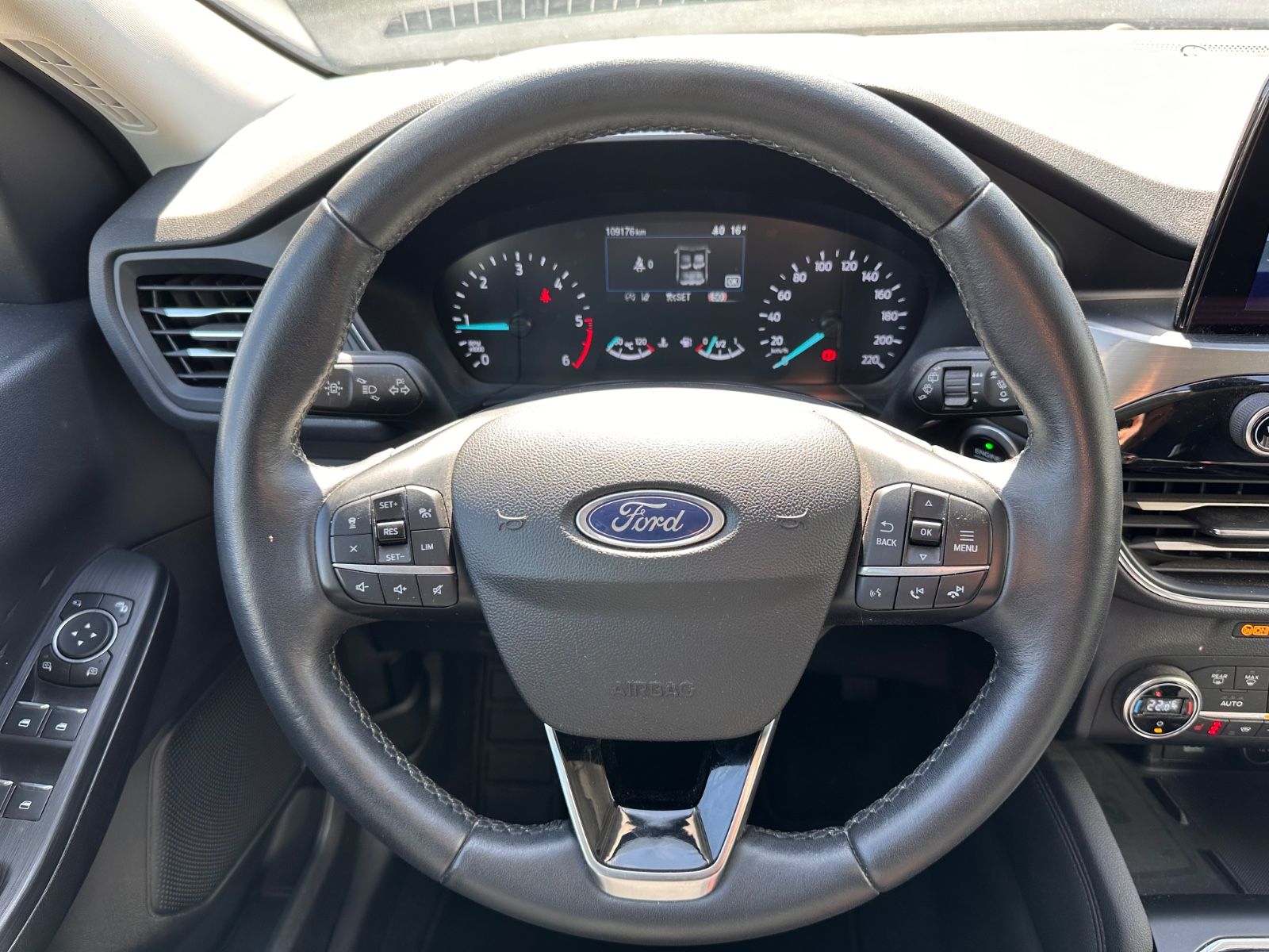Fahrzeugabbildung Ford Kuga 2.0 EcoBlue Titanium X AHK/Navi/ACC/eHeck