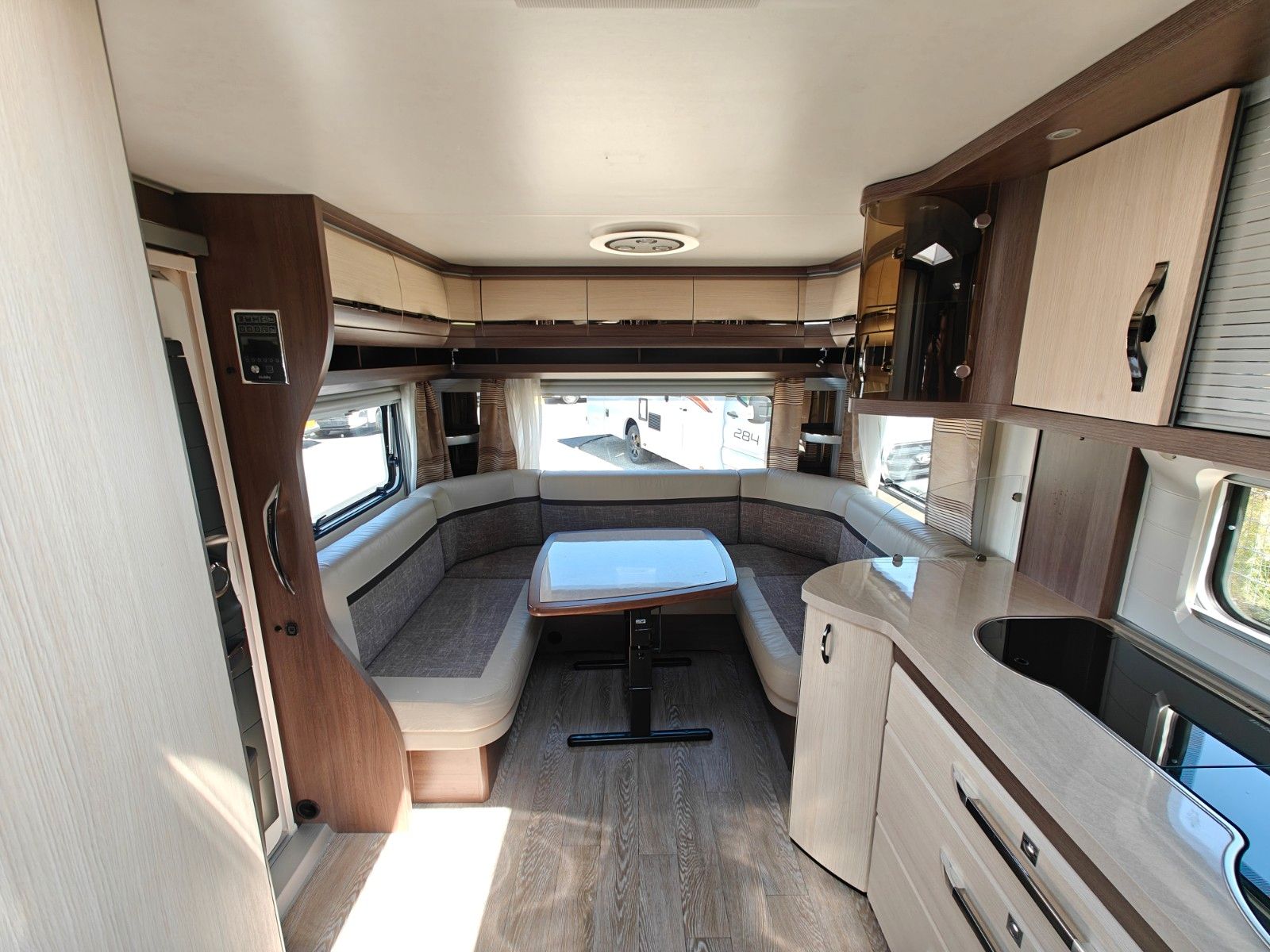 Fahrzeugabbildung Hobby Prestige 720 UKFe - Mover XT4, Isabella Vorzelt