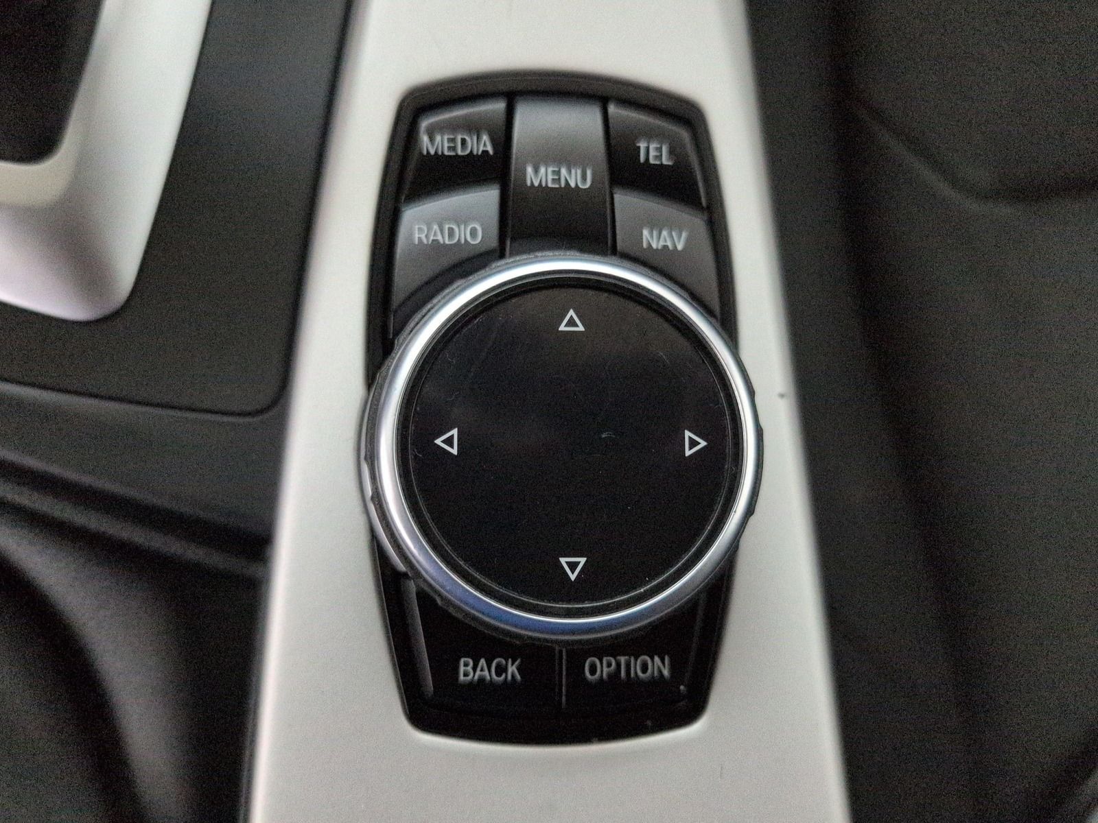 Fahrzeugabbildung BMW 320 d Touring xDrive * Leder * Bi- Xenon