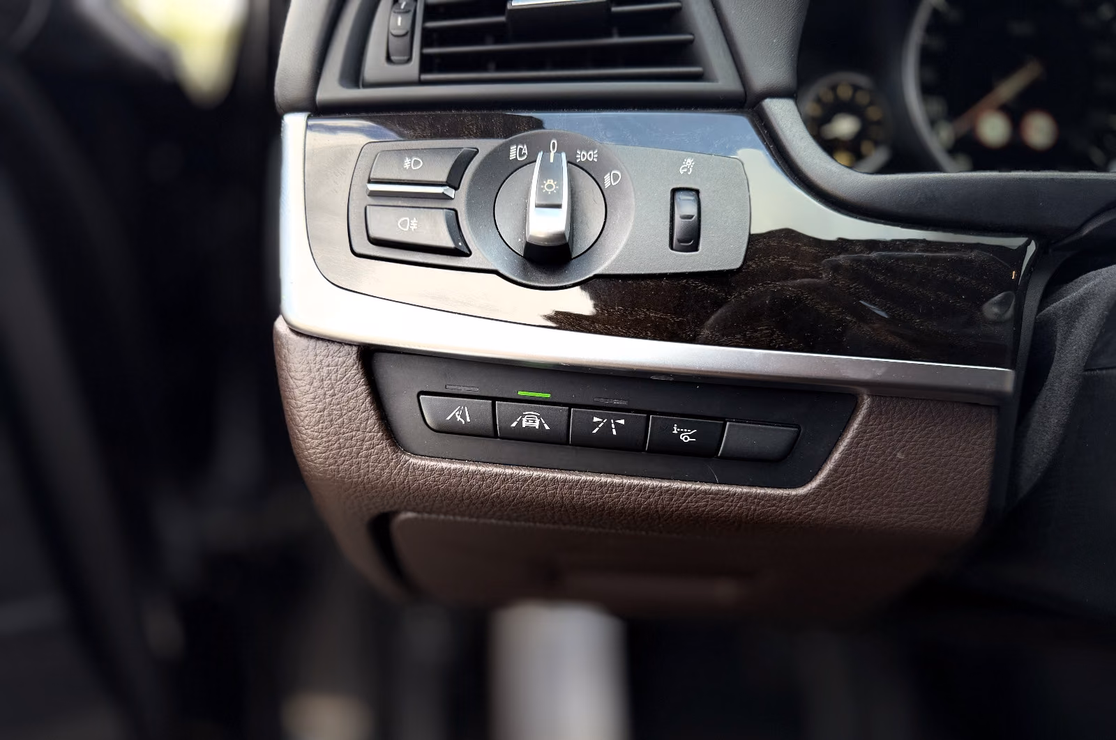 BMW 550i LCI M Sport | 449 ch | BVA | Affichage tête haute | Soft Close | Caméras 360 | Harman Kardon