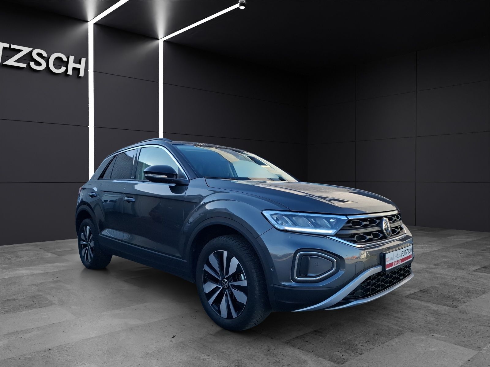 Fahrzeugabbildung Volkswagen T-Roc TSI Move DSG STH LED Navi AID RFK SH