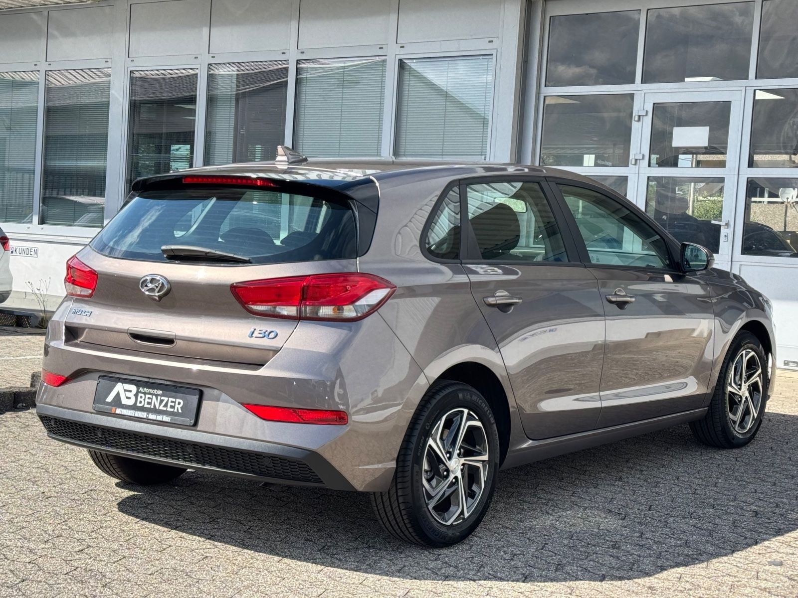 Fahrzeugabbildung Hyundai i30 Select Mild-Hybrid/PDC/DAB/SHZ/KLIMA/TEMPOMA