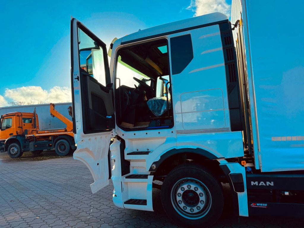 Fahrzeugabbildung MAN TGX 26.440 6x2 LL Schwerlast Ladebordwand/Rampe