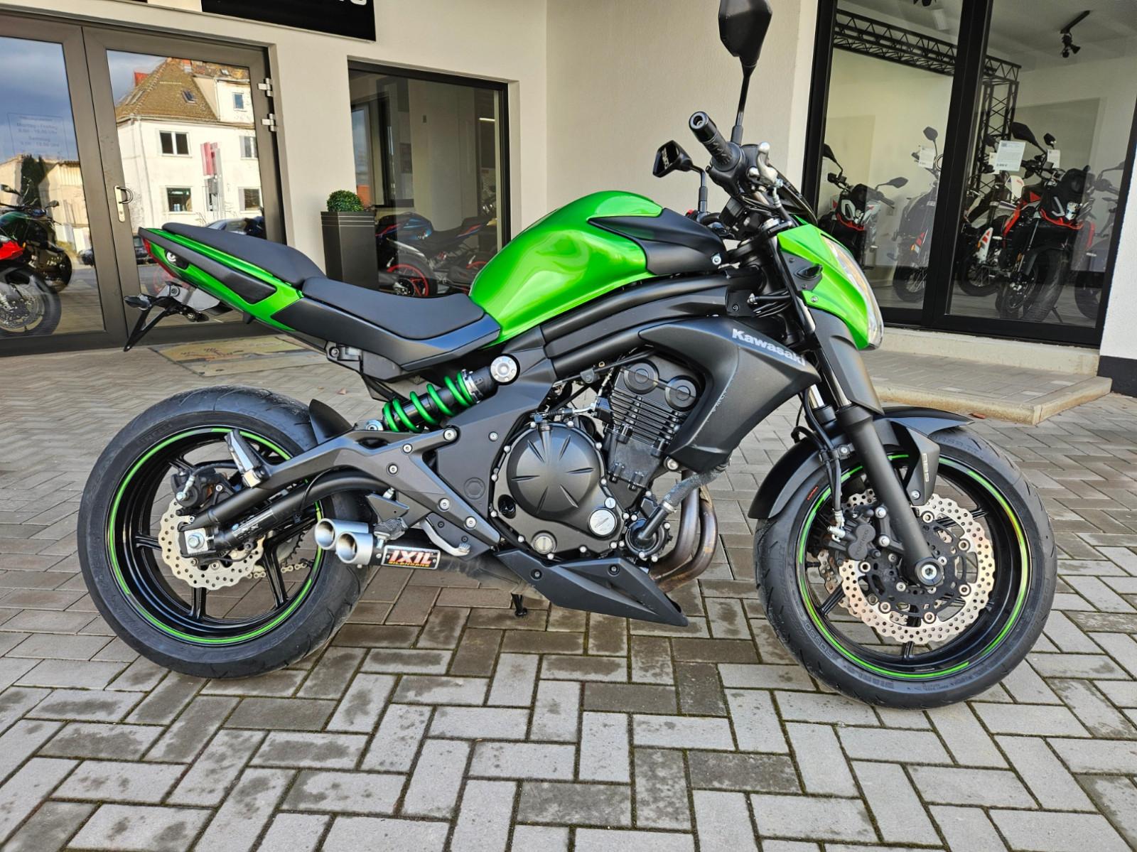 Kawasaki ER 6N ABS mit IXIL Auspuff