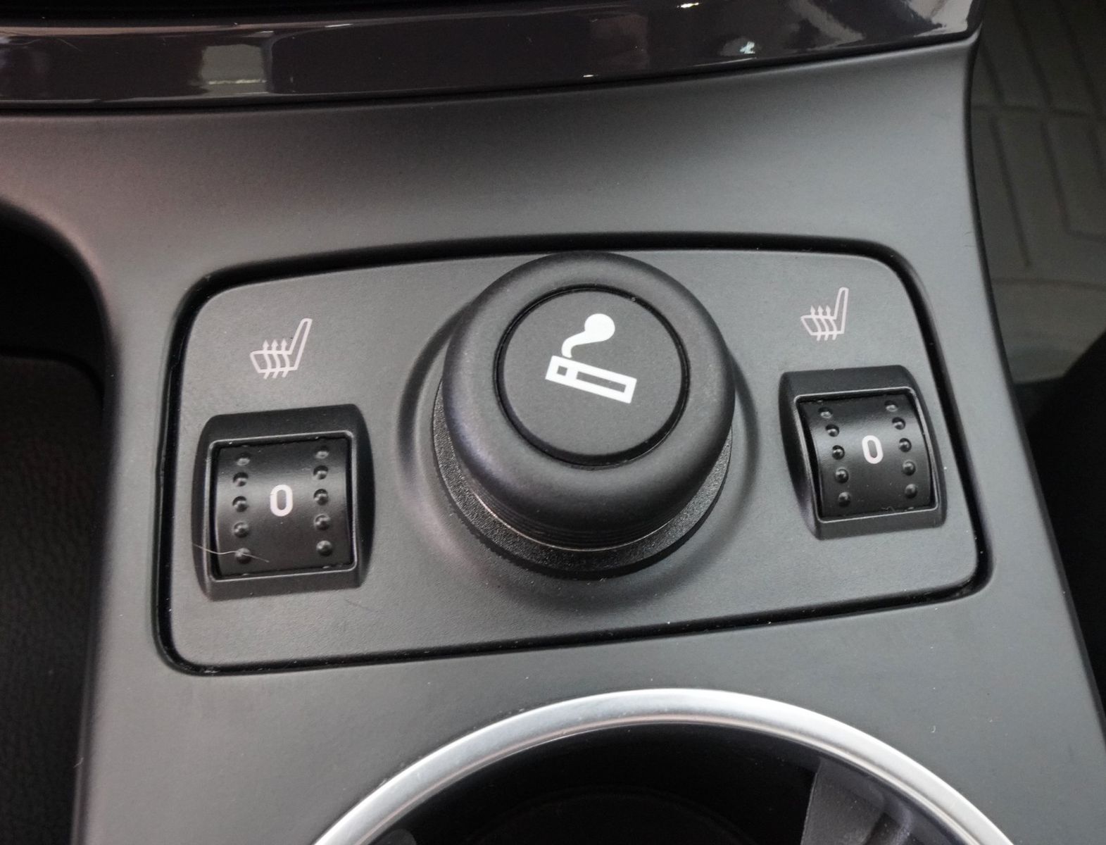Fahrzeugabbildung Ford Kuga Individual *1.Hand*Autom.*Navi*Leder*Kamera