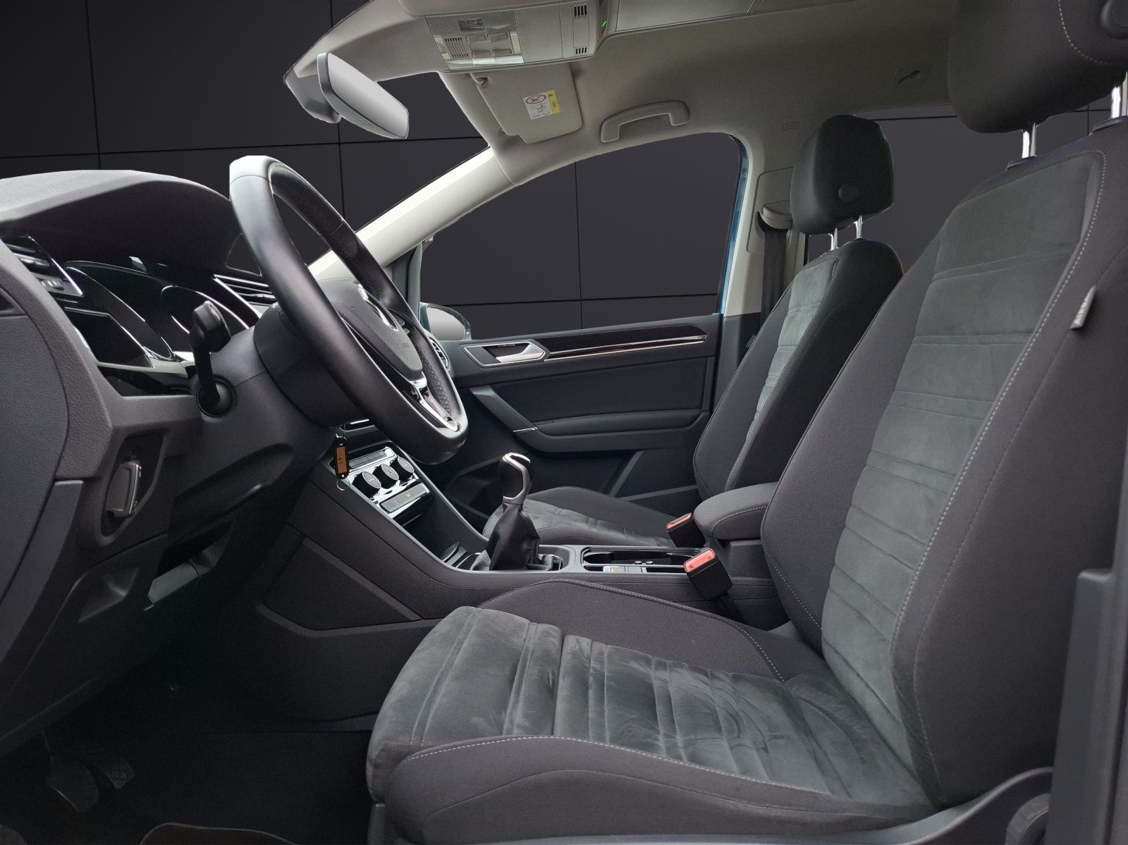 Fahrzeugabbildung Volkswagen Touran TSI Highline AHK ACC LED Navi PDC SH