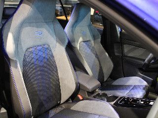 Fahrzeugabbildung Volkswagen Golf VIII R 4M DSG Matrix ACC SHZ Navi-Pro RearV