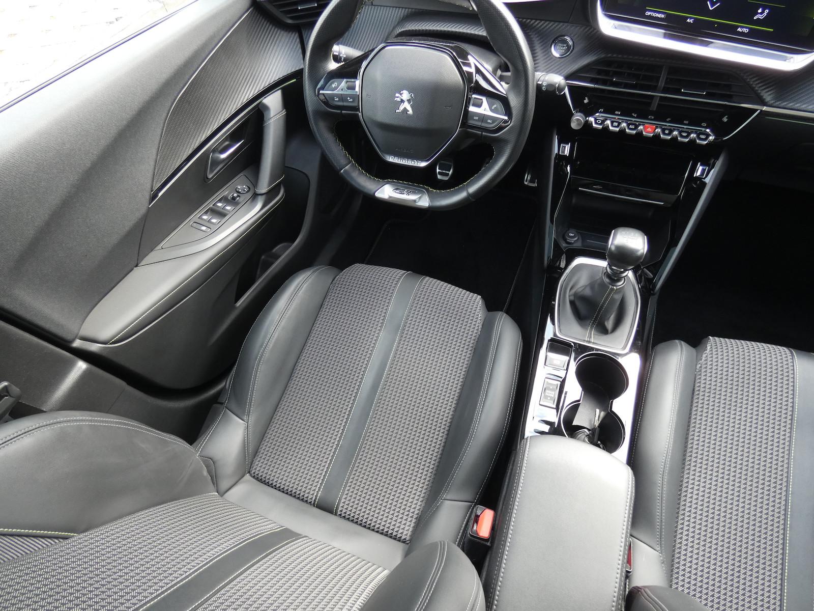 Peugeot 2008 GT-Line *ALU*KLIMA*PDC*SCHIEBEDACH*