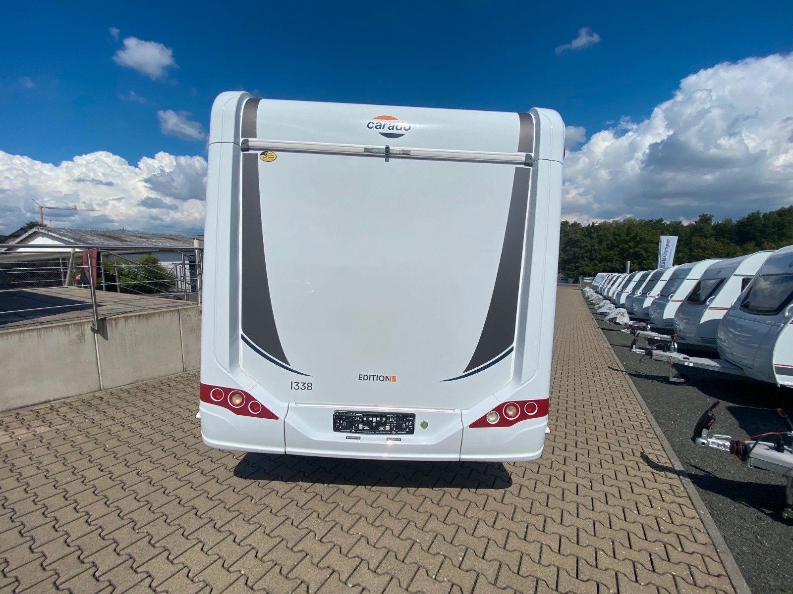 Fahrzeugabbildung Carado I 338 Ed.15 *Autom.*Sat*Markise*Lithium*Navi*RFK
