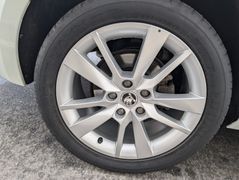 SKODA Octavia Combi 4x4 2.0TDI 150PS DSG AHK Carplay