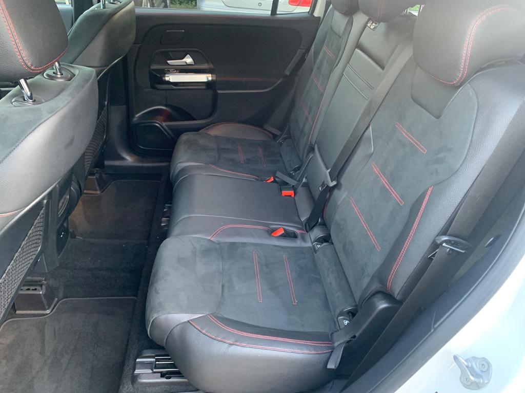 Mercedes-Benz GLB 220