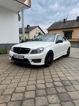 Mercedes-Benz C 350 BlueEFF. Coupé Edition 1 Autom. Edition 1 - Mercedes-Benz C 350: Coupe