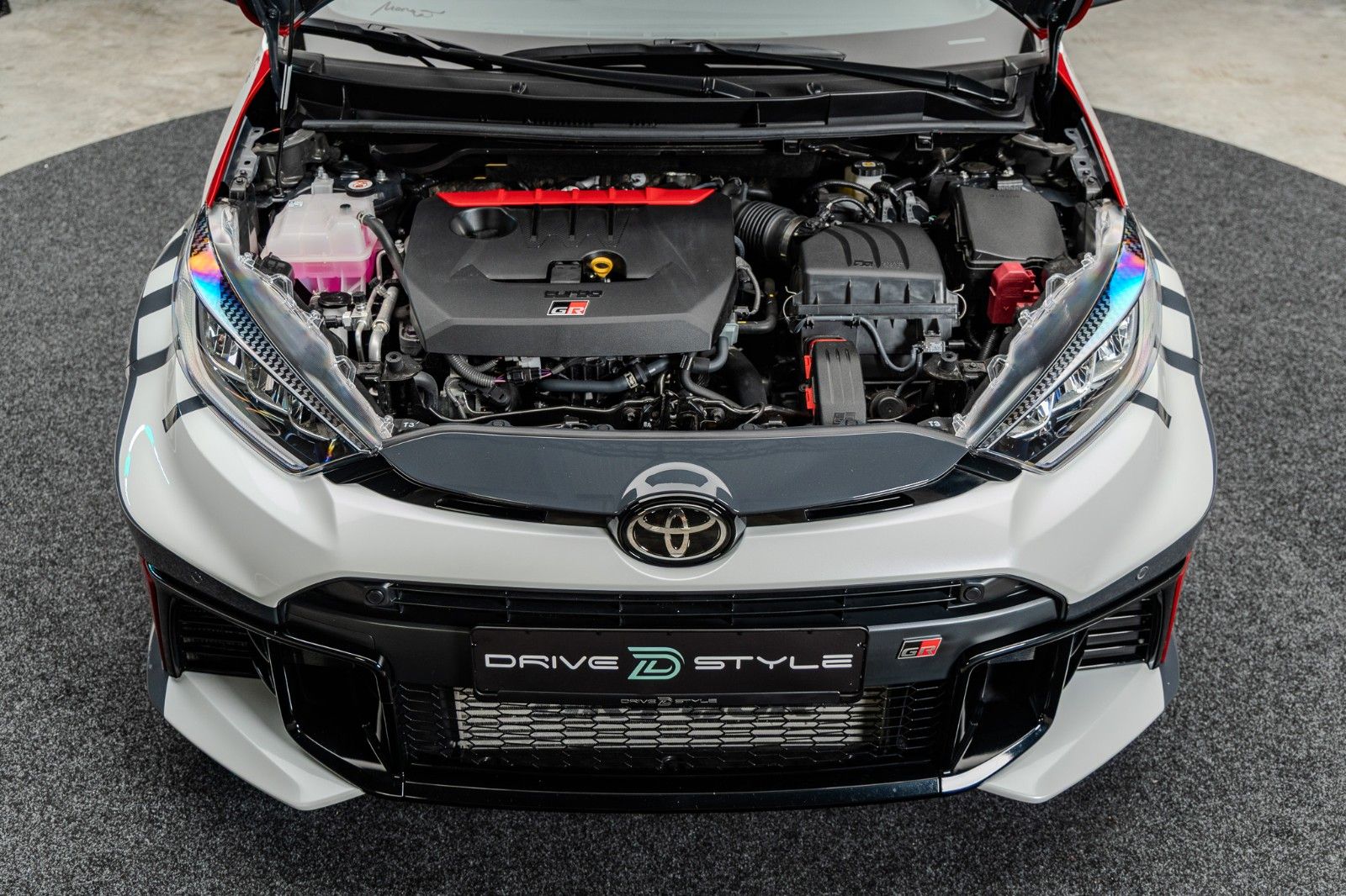 Fahrzeugabbildung Toyota Yaris 1.6-l-Turbo GR Rovanperä Edition