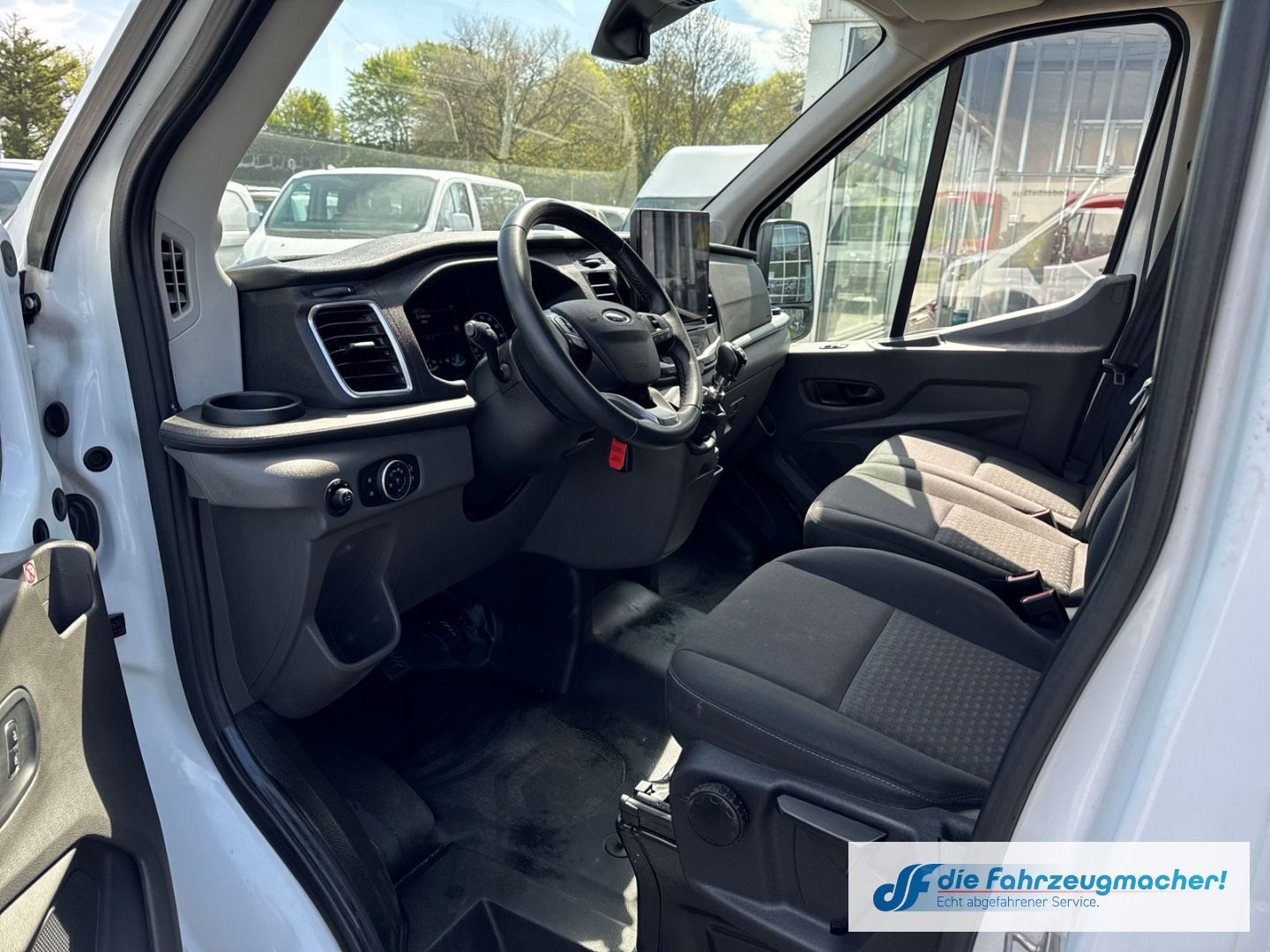 Fahrzeugabbildung Ford Transit Kasten 350 L2H2 Trend Klimaautom DAB Tot