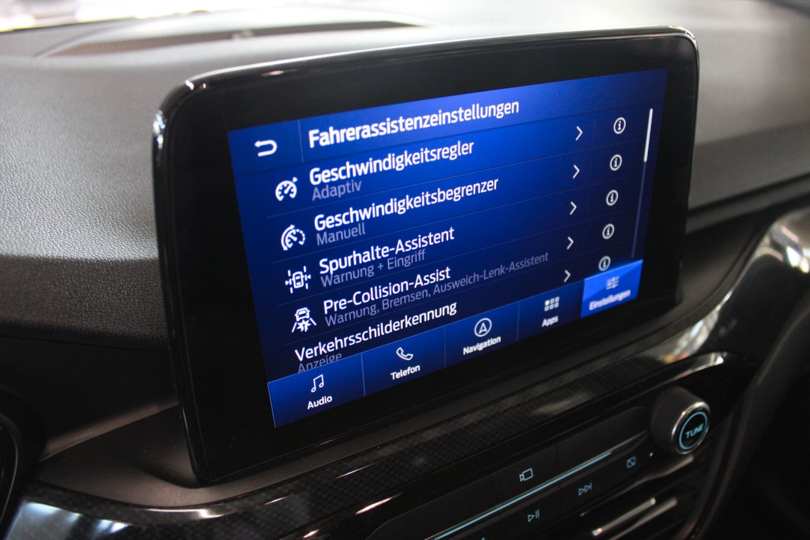 Fahrzeugabbildung Ford Kuga ST-Line X LED B&O HUD ACC WinterPaket uvm.