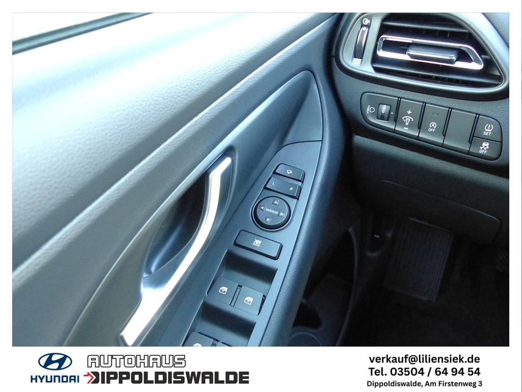 Hyundai i30 1.0 T-GDi Advantage LED, PDC, Navi