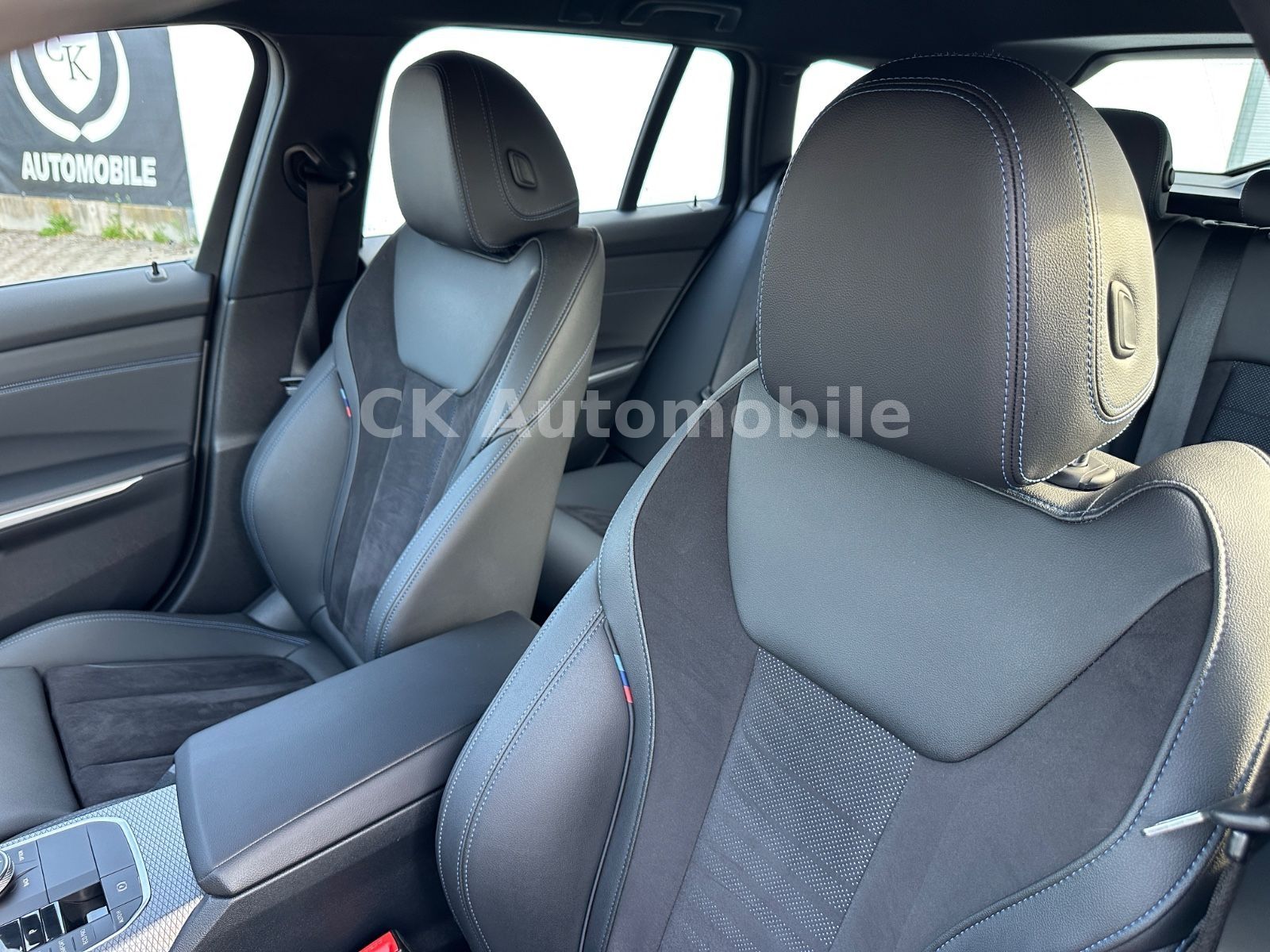 Fahrzeugabbildung BMW 330d xDrive Touring M-Sport/Navi/Head-Up/LED/Kam