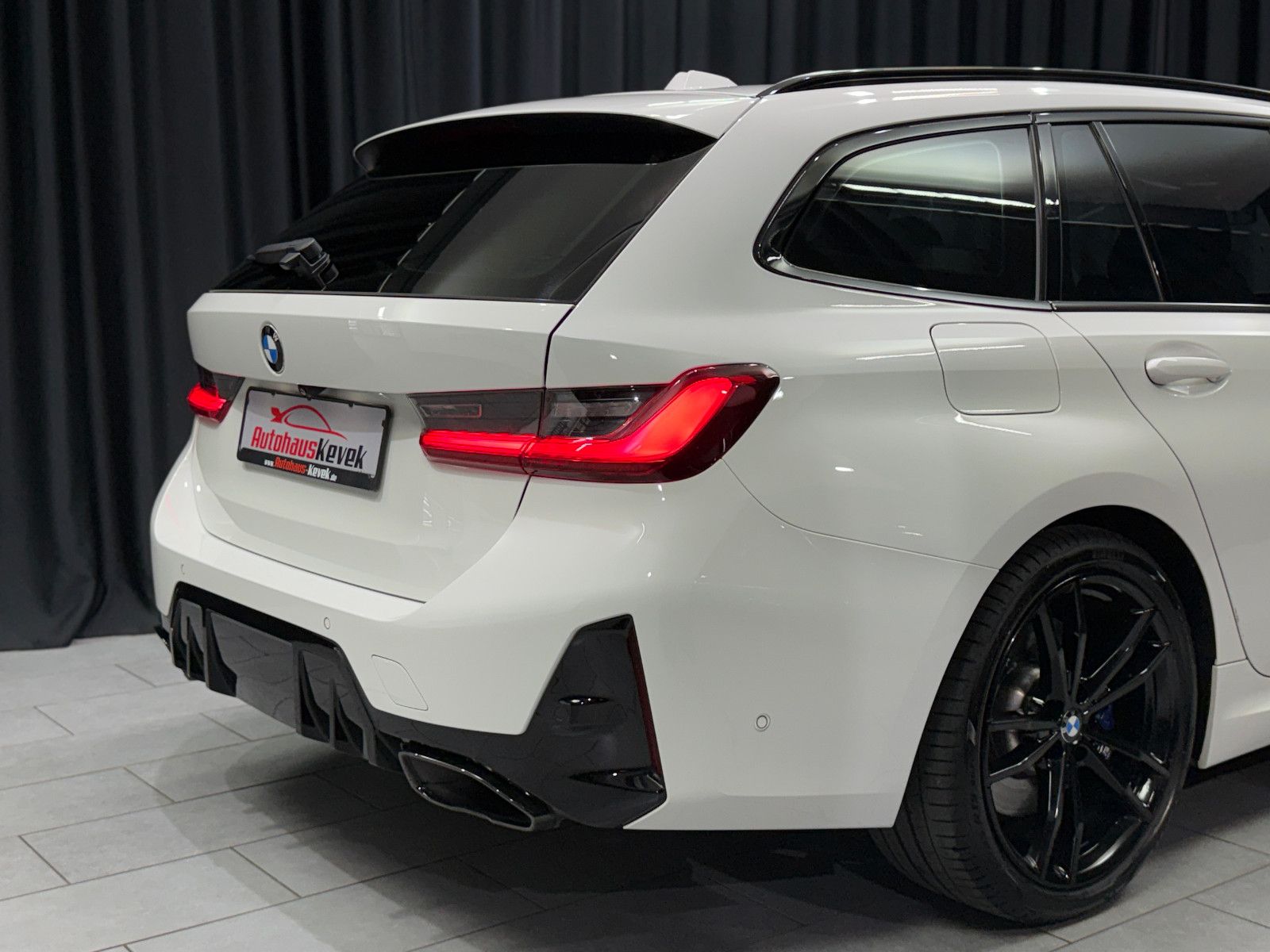 Fahrzeugabbildung BMW M340i xDrive Touring LCI |H/K|360°|PANO|HuD