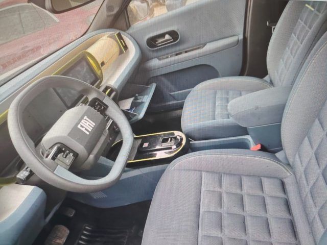 Fiat FIAT Grande Panda 1.2 Hybrid 110 CV S&S La Prima imagem 3