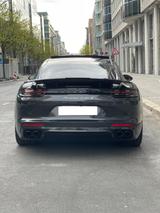 Porsche Panamera Turbo S E-Hybrid *Executive* - Porsche Panamera Turbo mit Hybrid-Antrieb (Benzin/Elektro)