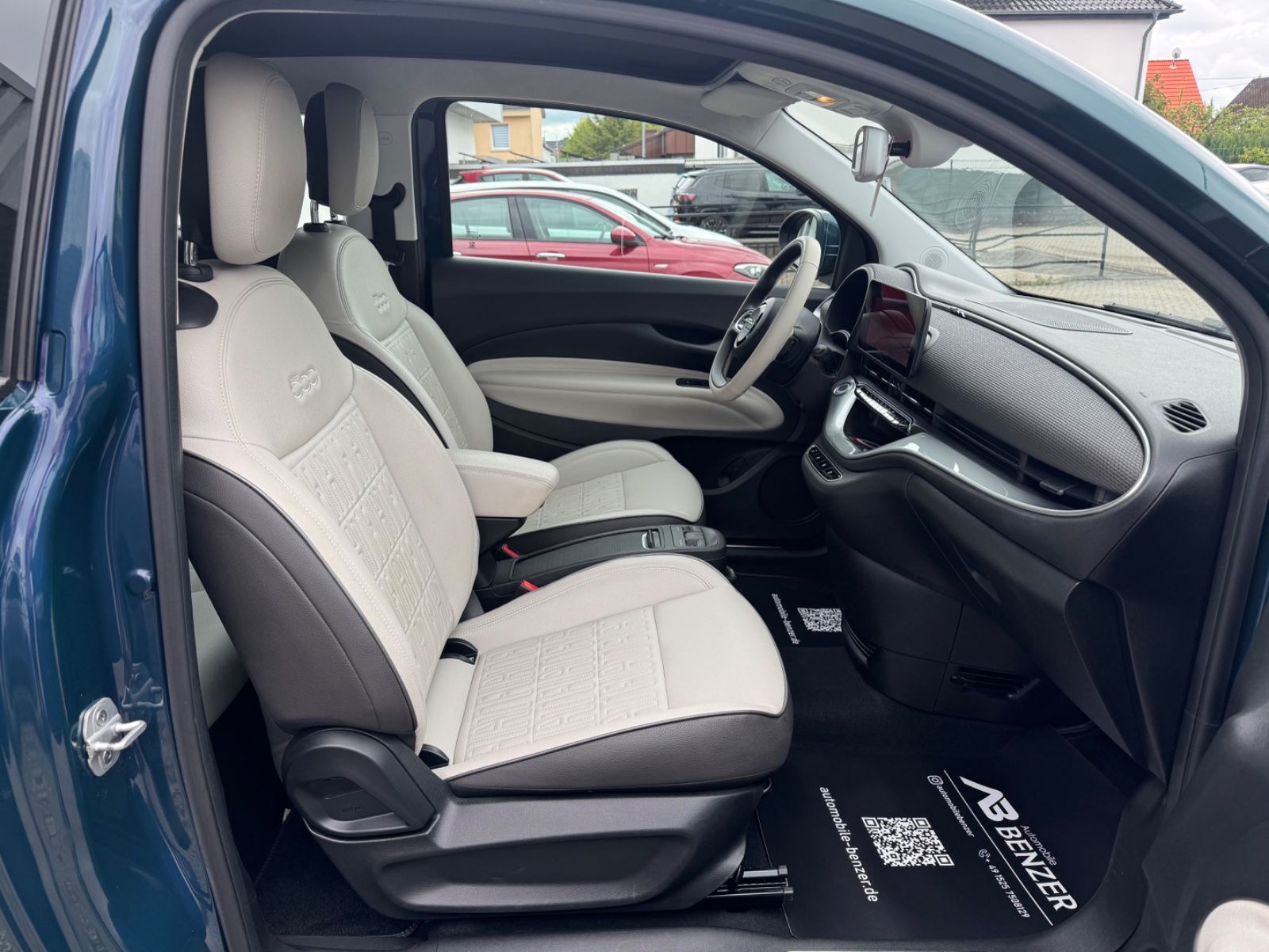 Fahrzeugabbildung Fiat 500 e La Prima/Leder/LED/R-Cam/ACC/Navi/SHZ