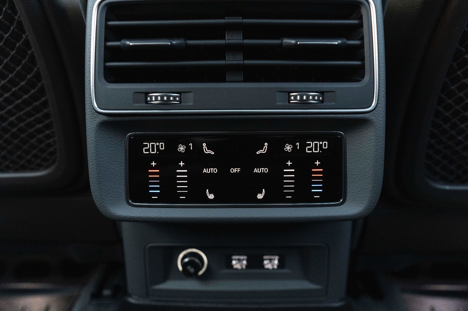 Fahrzeugabbildung Audi Q8 55 TFSI quattro S-LINE 360° B&O LED MASSAGE