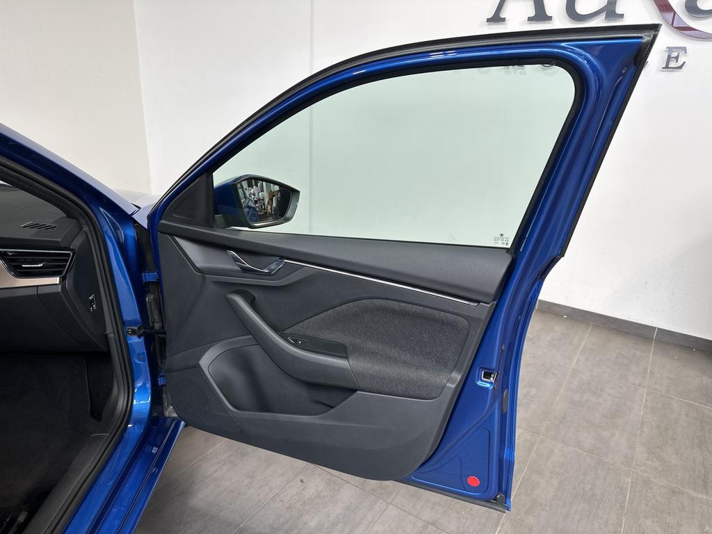 Skoda Scala 2023 г. Синий, пробег 46750 км