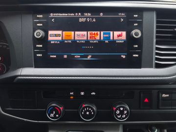 Volkswagen T6.1 Transporter *Klima*9-Sitze*DAB*Alu*PDC*SHZ*