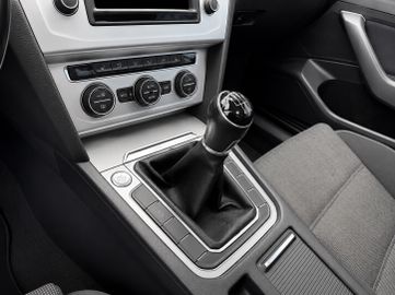 Volkswagen Passat Variant - 11