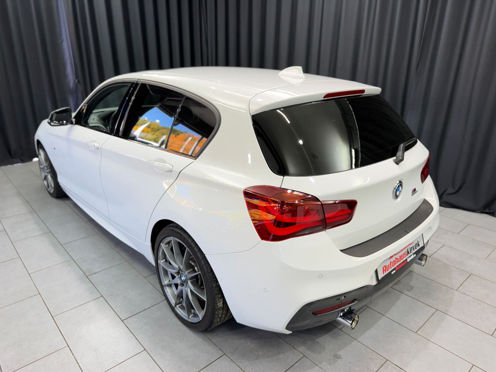 Fahrzeugabbildung BMW M140i xDrive Special Edition|M-PERFORMANCE|1.HD