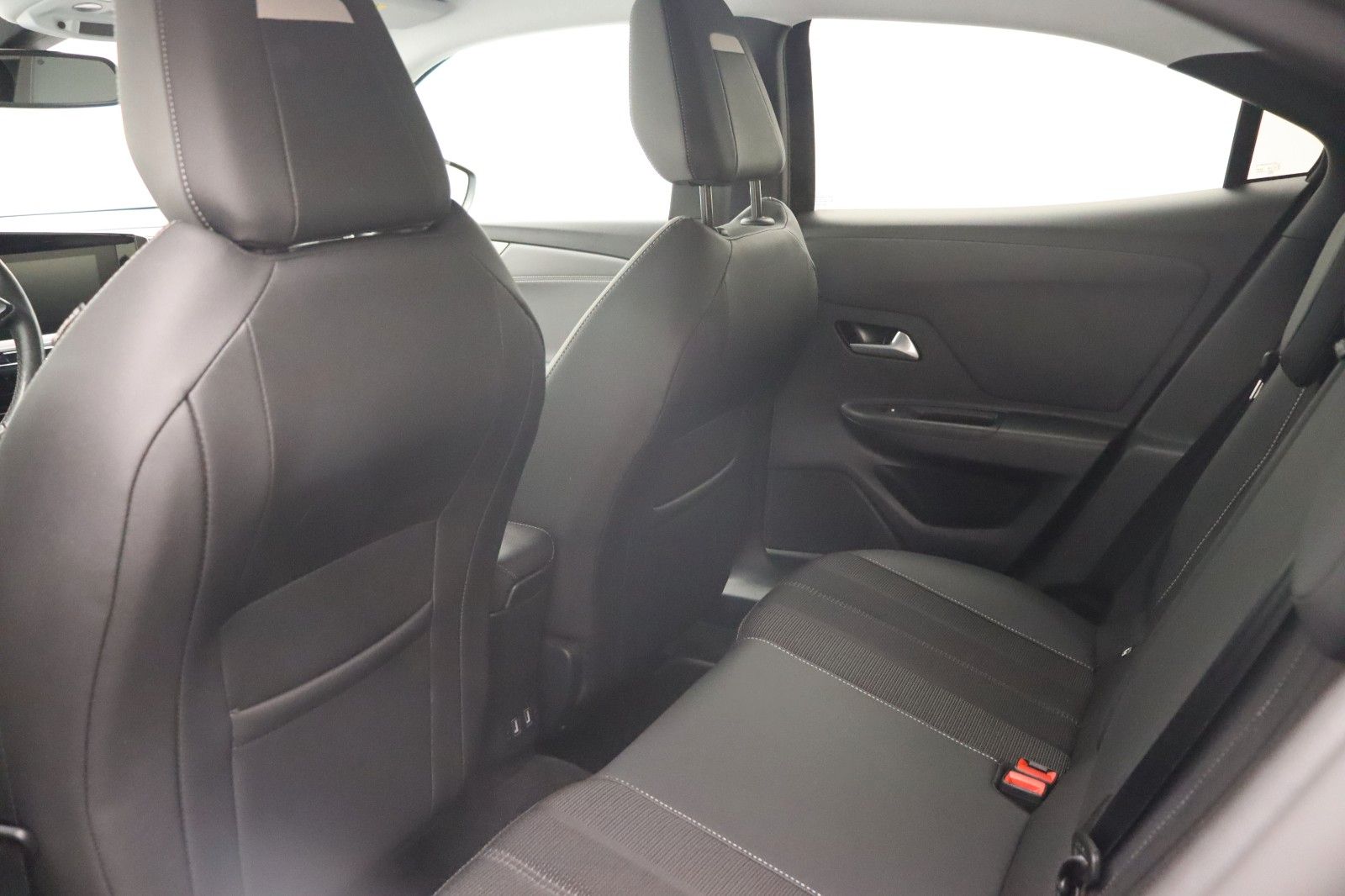 Fahrzeugabbildung Opel Mokka 1.2 Elegance LED KAMERA PDC