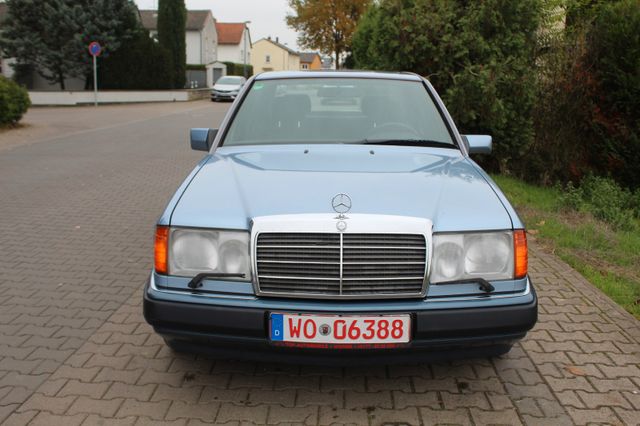 Mercedes-Benz 260 E