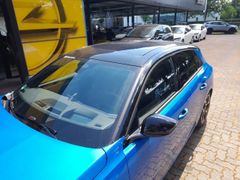 Fahrzeugabbildung Opel Astra L Ultimate Paket Plug-in-Hybrid Bi-Color