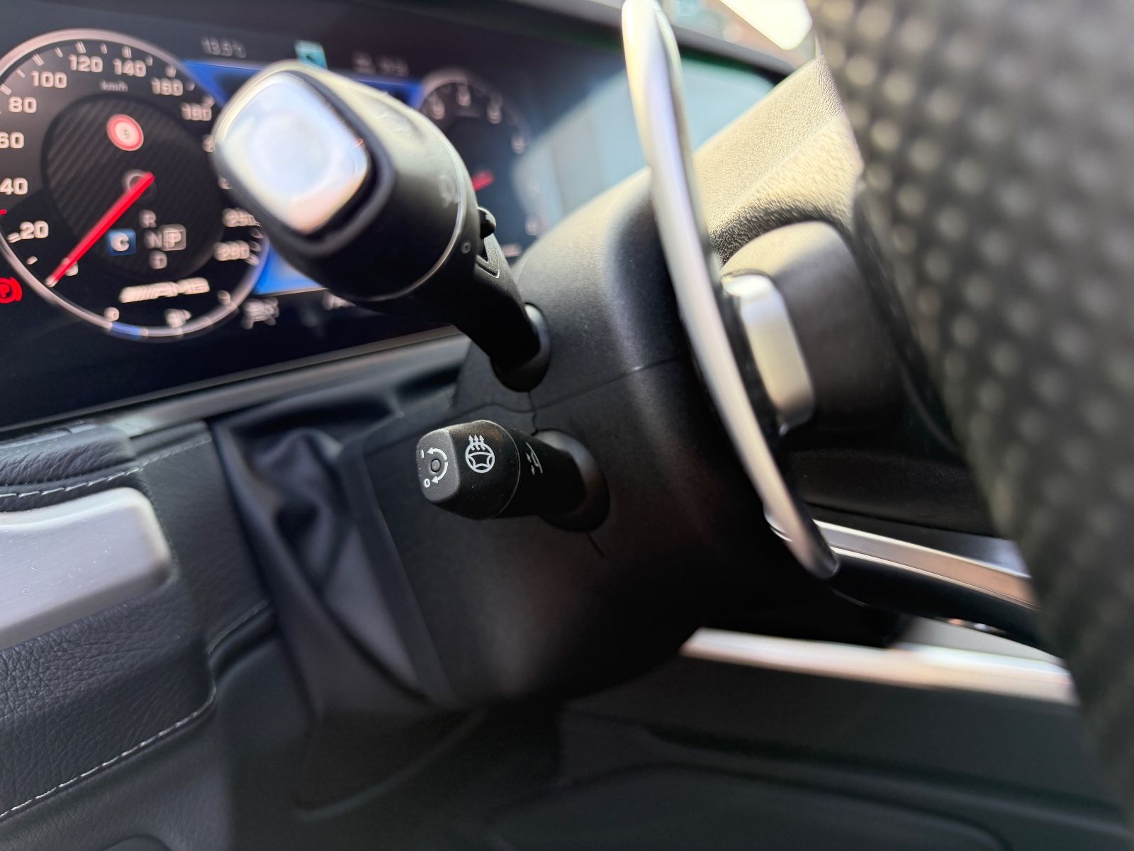 Fahrzeugabbildung Mercedes-Benz G 63 AMG MEMO*BURMESTER*SDACH*ACC*LED*SBELÜFTUNG