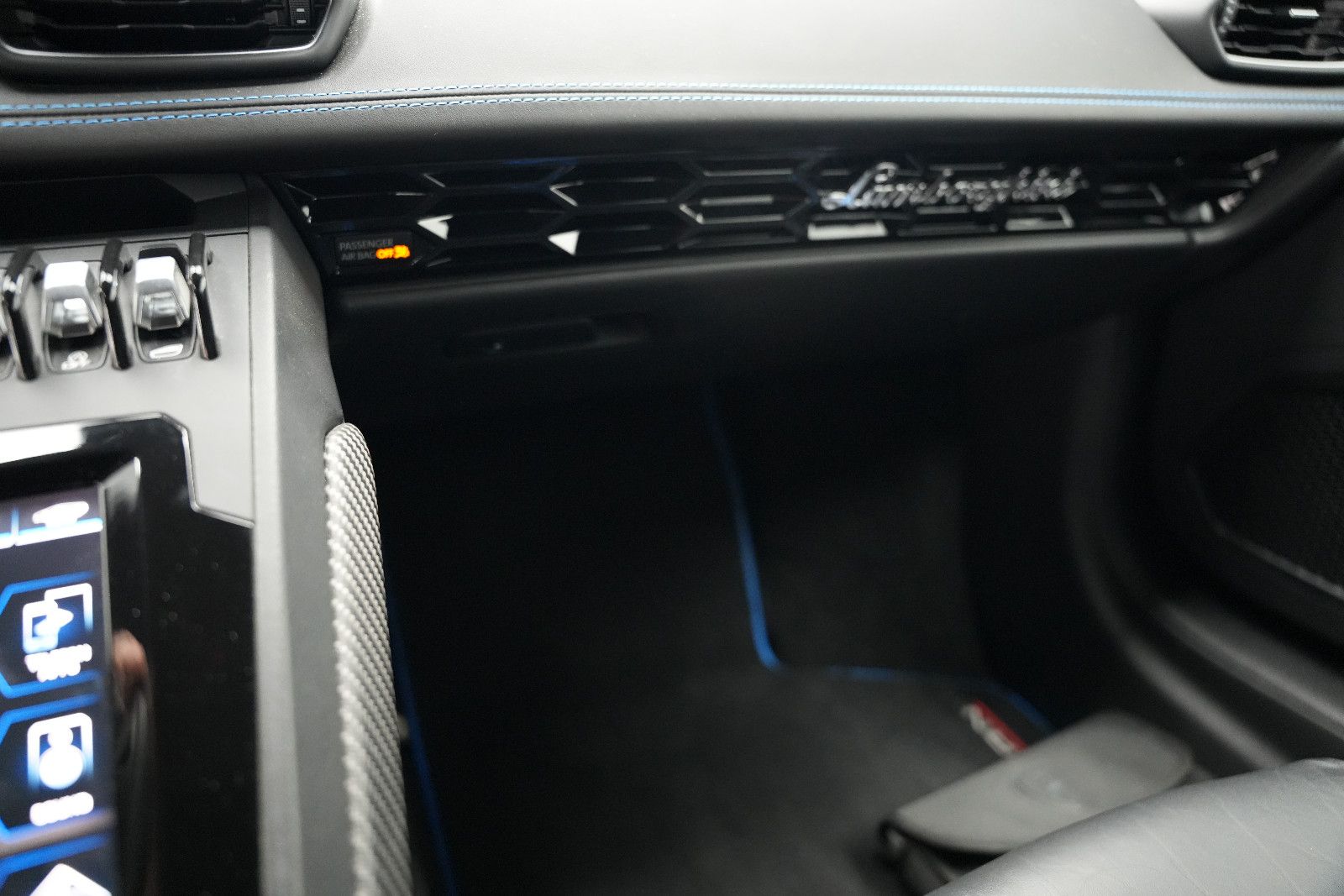 Fahrzeugabbildung Lamborghini Huracán EVO V10 /LIFT/SENSONUM/KAMERA/ACC