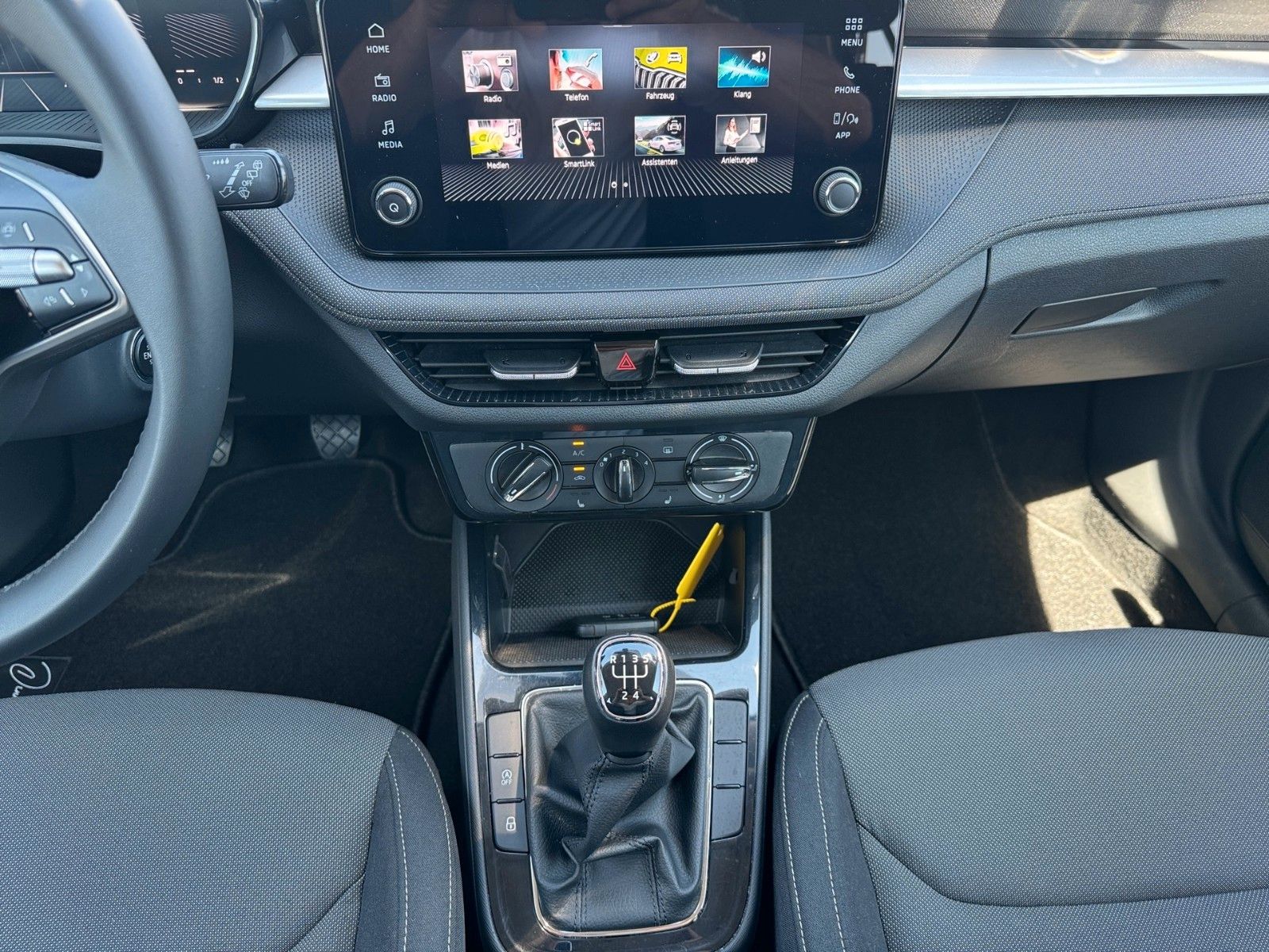 Fahrzeugabbildung SKODA Fabia Selection 1.0 MPI