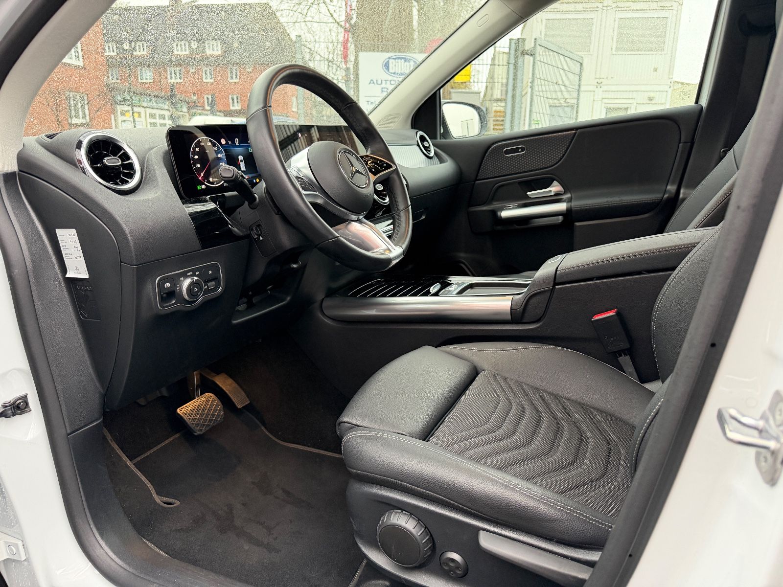 Fahrzeugabbildung Mercedes-Benz B 200 MULTIBEAM*TEMPO*KAMERA*AHK*WIDESCREEN