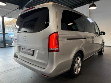 Mercedes V 220 - 5