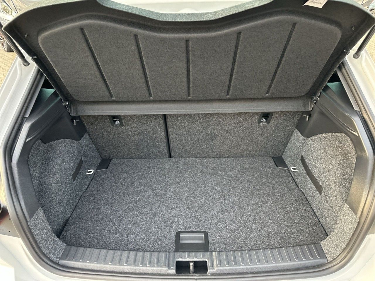 Fahrzeugabbildung SEAT Ibiza FR Black Edition 1.0 TSI 116 PS DSG