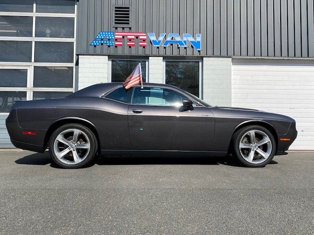 Fahrzeugabbildung Dodge Challenger 3.6 SXT Schiebedach PDC 20 Zoll