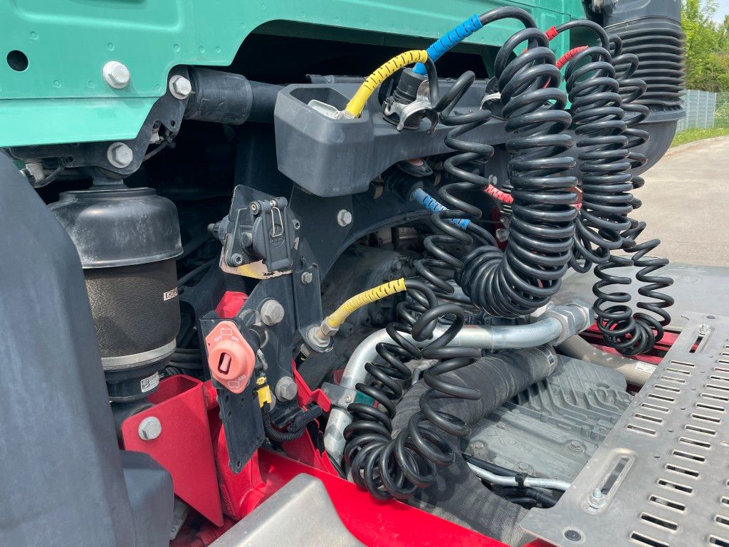 Fahrzeugabbildung DAF FT XF 530 NGD PXP 4x4