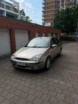 Ford Focus Ghia | Standheizung | Xenon | T... - Ford Focus Ghia mit Diesel-Antrieb