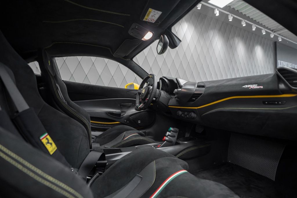 488 Pista Coupe YELLOW FULL CARBON FIBRE - Bild 18