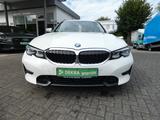 BMW 318i Touring Sport Line/(G21)/Navi/Teilleder/17" - BMW 318 in Gelsenkirchen