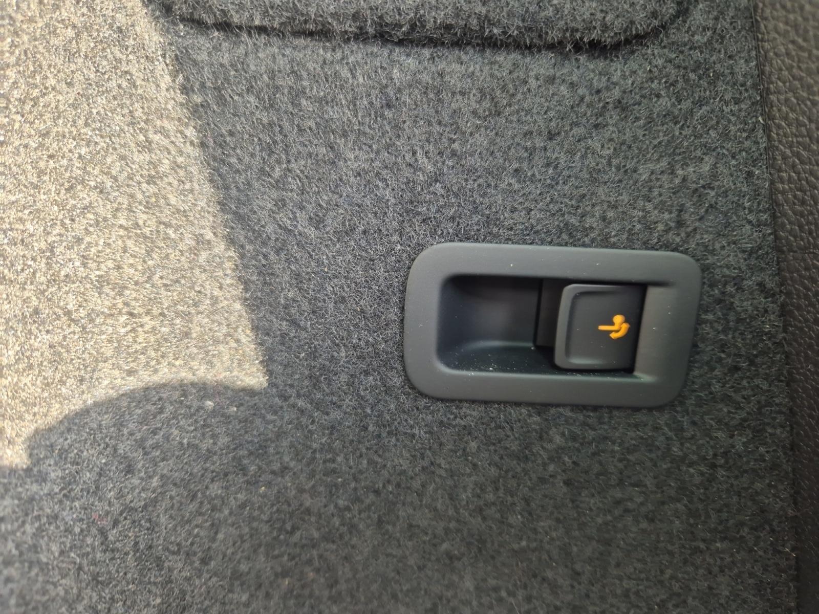 Skoda Karoq 1.5 TSI DSG CLEVER +AHK +LED +ACC +RKAM +N