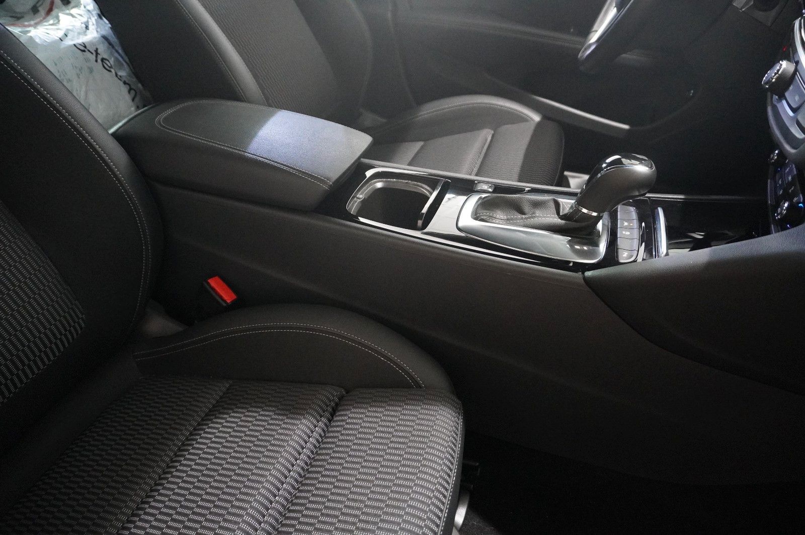 Fahrzeugabbildung Opel Insignia B ST 2.0D BUSINESS NAVI/LED/KAMERA/HUD