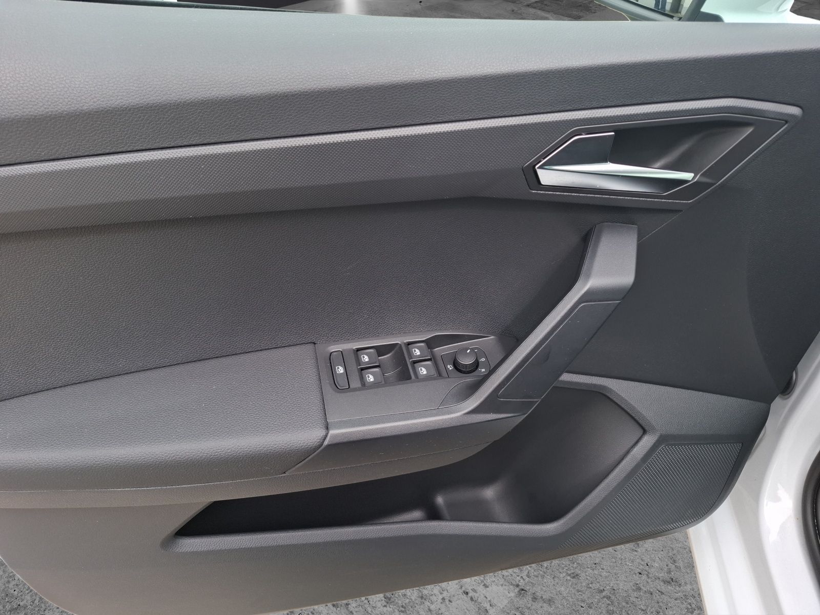 Fahrzeugabbildung SEAT Ibiza TSI Style LED Navi ACC VC RFK SH LM